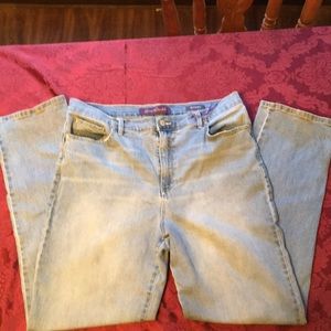 Size 16 Gloria Vanderbilt Jeans